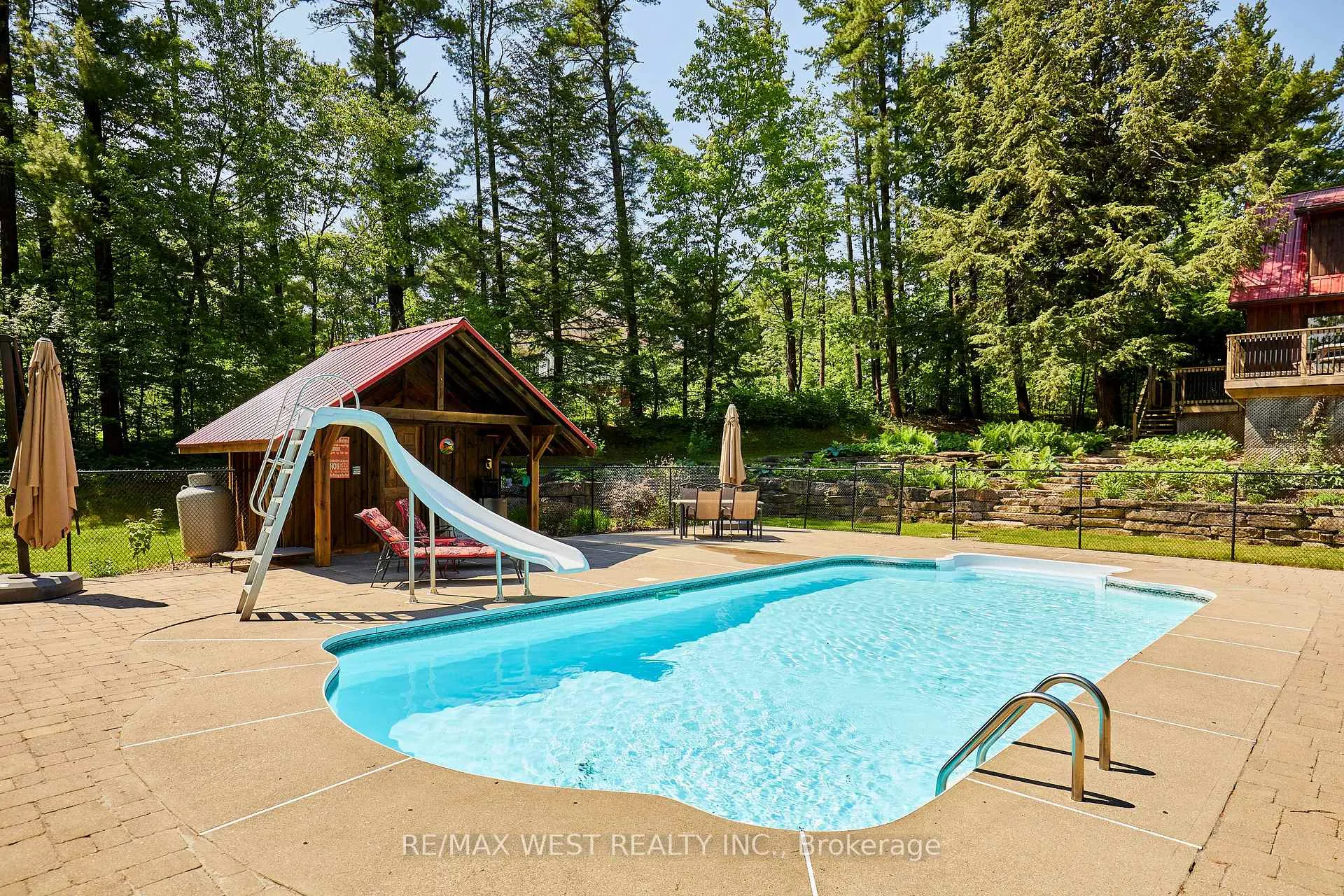 Photo 4 of 9 Sumac Court, Clarington, Rural Clarington — HOMEH