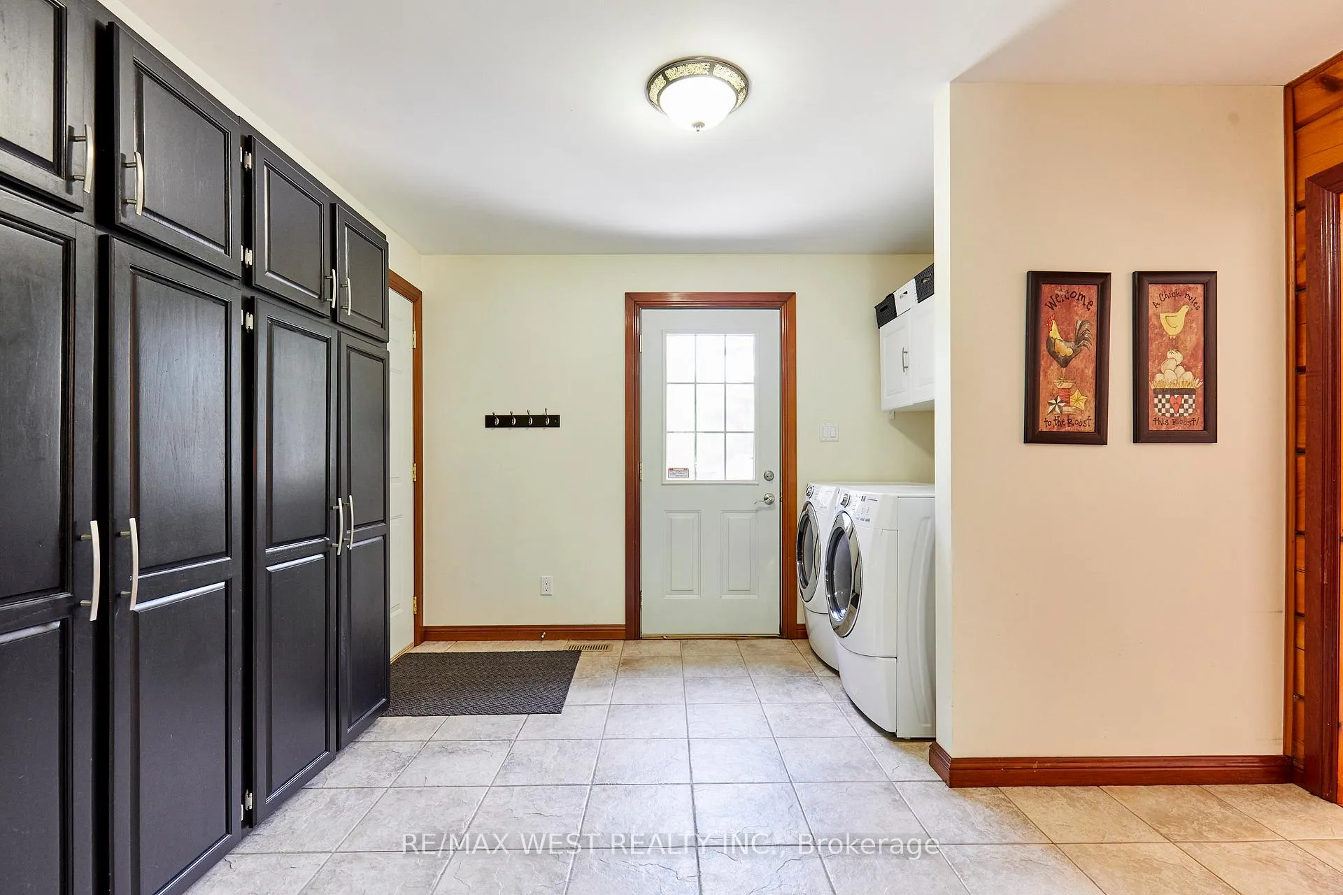 Photo 12 of 9 Sumac Court, Clarington, Rural Clarington — HOMEH