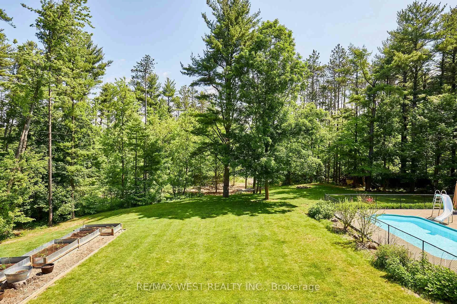 Photo 21 of 9 Sumac Court, Clarington, Rural Clarington — HOMEH