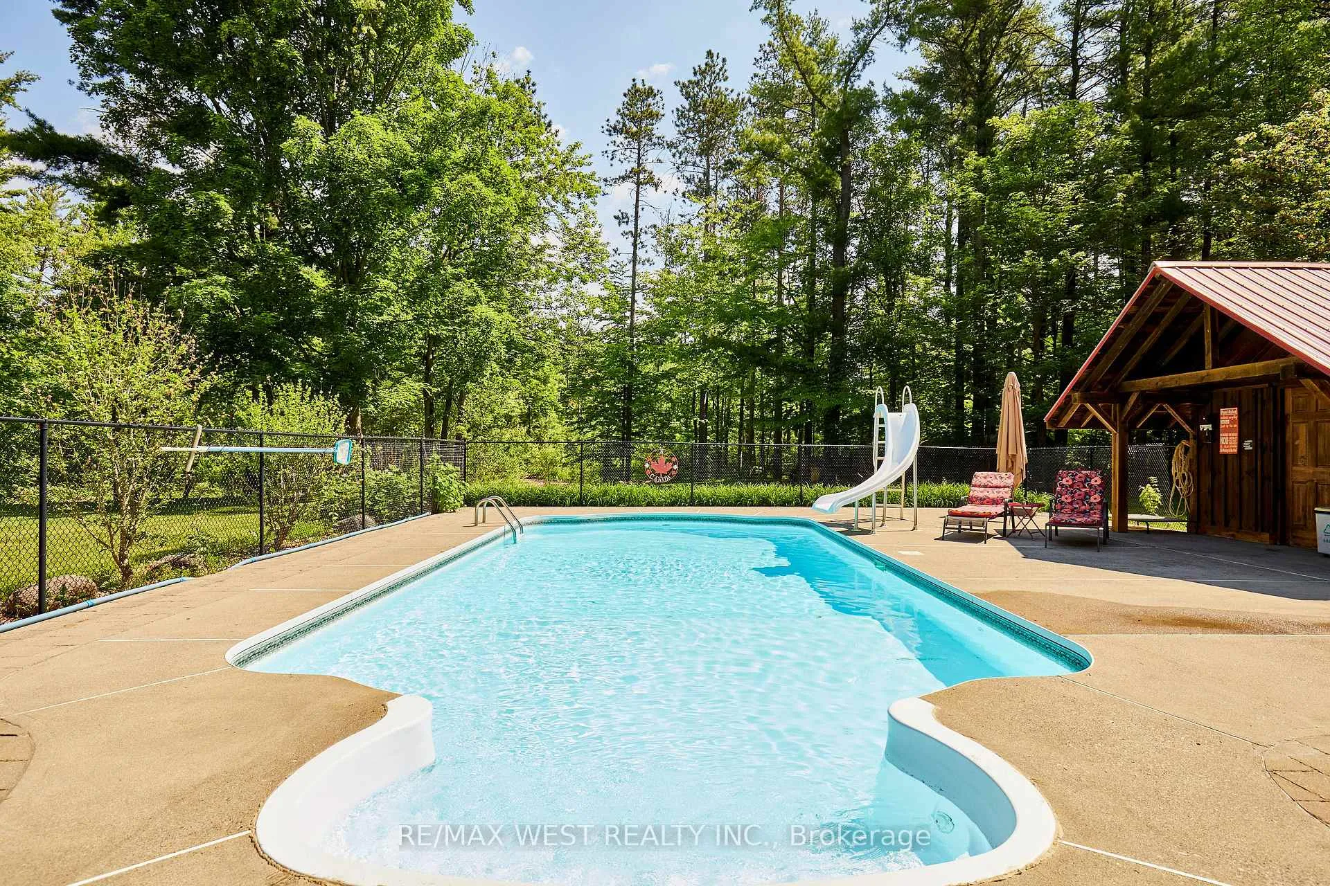 Photo 26 of 9 Sumac Court, Clarington, Rural Clarington — HOMEH