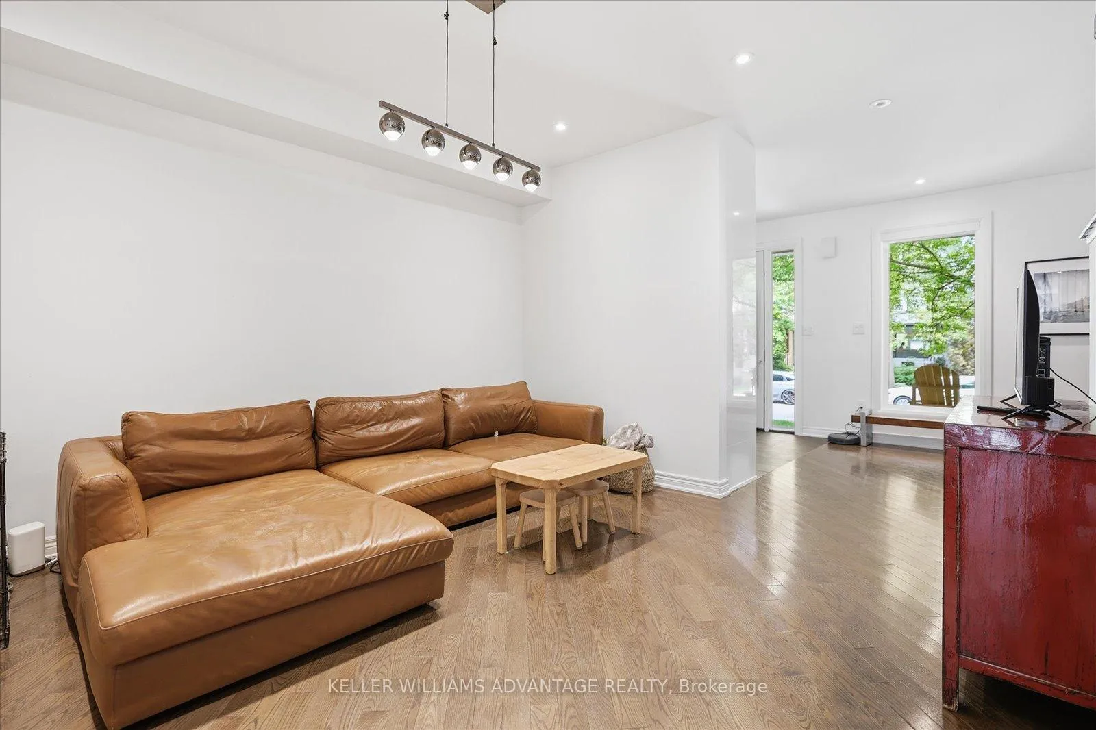 Photo 8 of Unit Main, 40 Sarah Ashbridge Avenue, Toronto, The Beaches — HOMEH