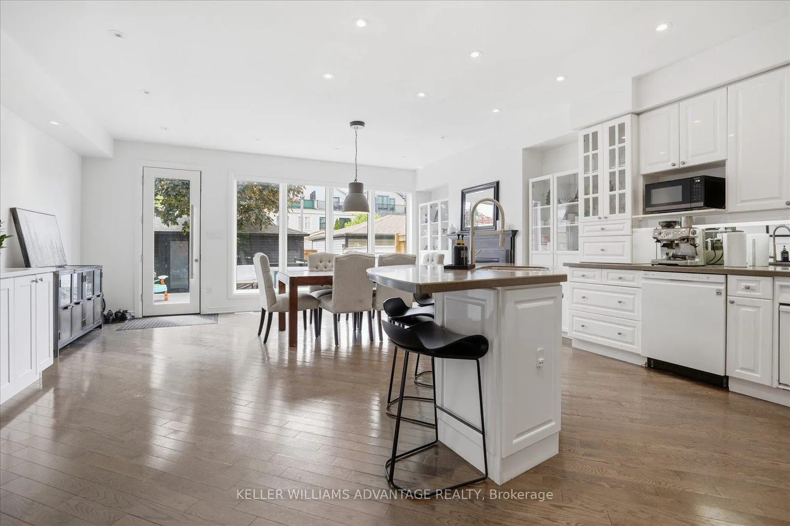 Photo 9 of Unit Main, 40 Sarah Ashbridge Avenue, Toronto, The Beaches — HOMEH