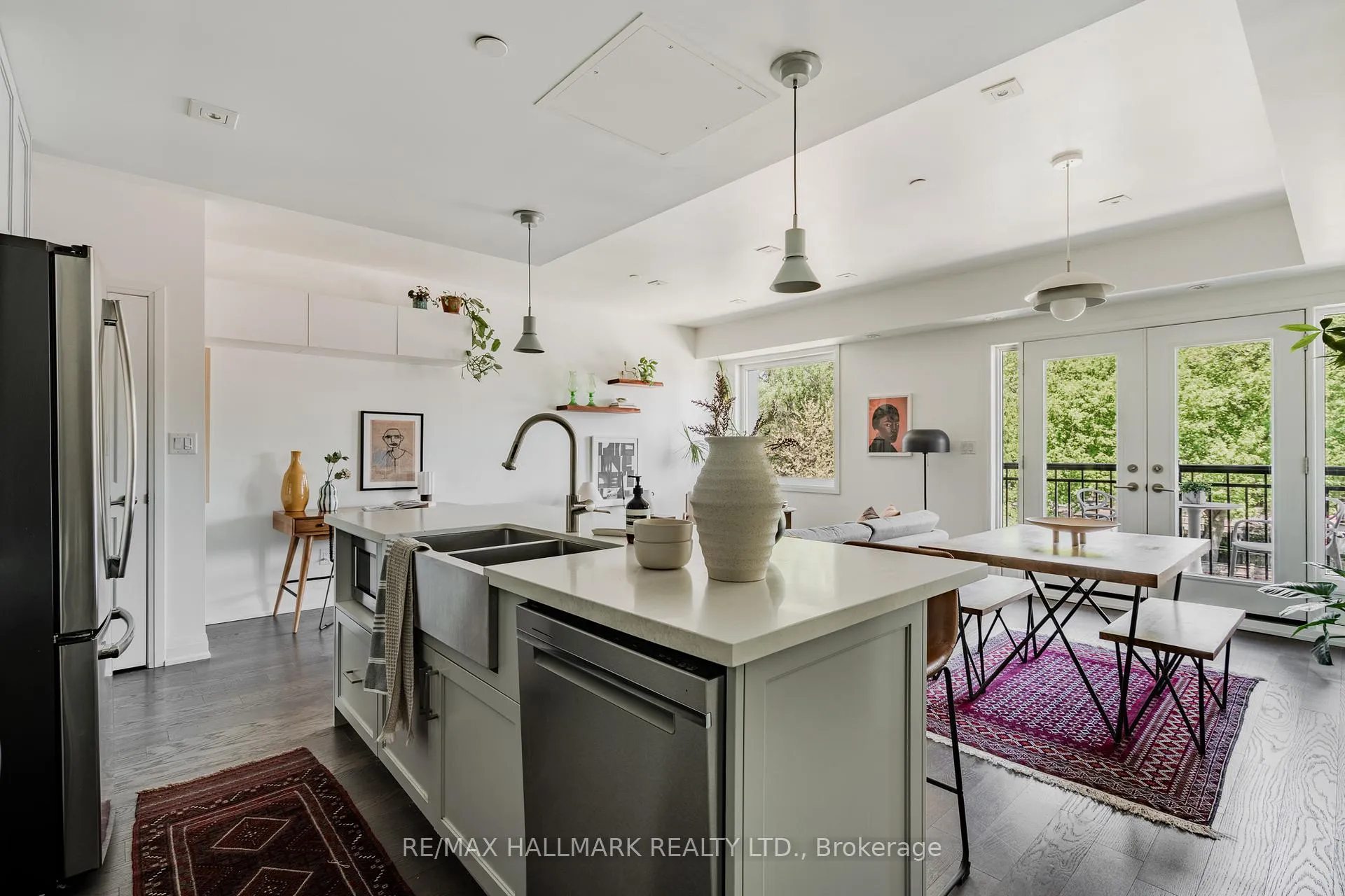 Photo 4 of Unit 15, 100 Coxwell Avenue, Toronto, Greenwood-Coxwell — HOMEH