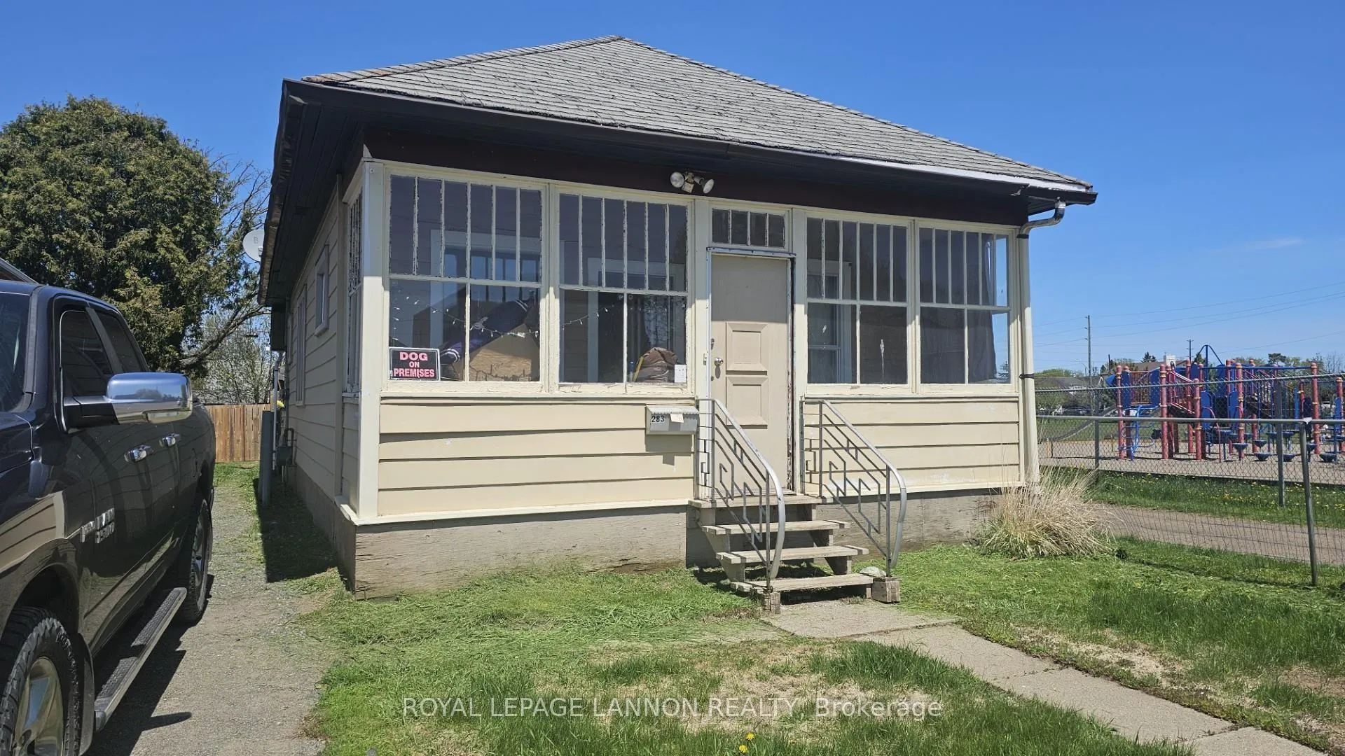 Photo 3 of 283 Brock Street E, Thunder Bay, Westfort — HOMEH