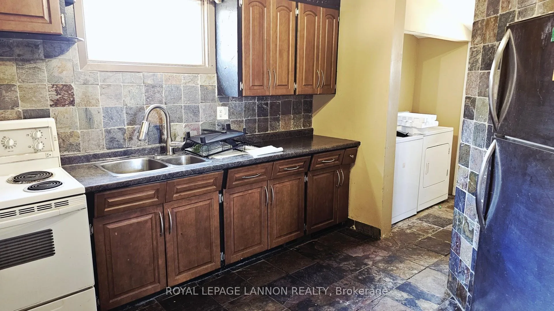 Photo 5 of 283 Brock Street E, Thunder Bay, Westfort — HOMEH