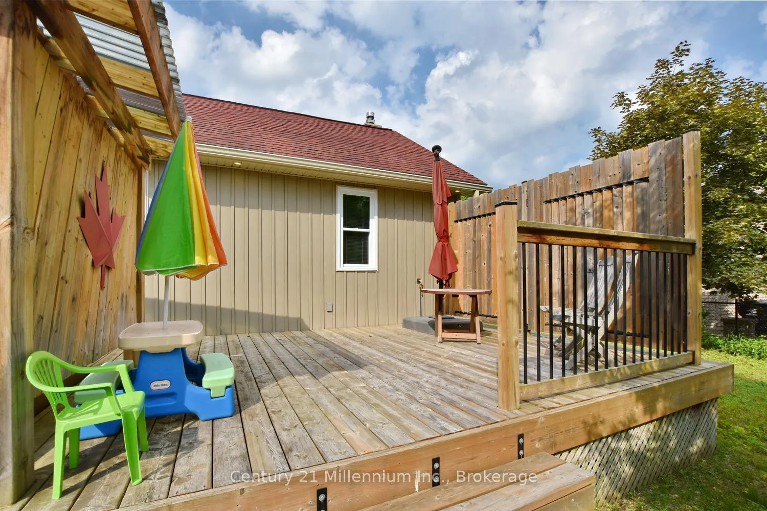 Photo 8 of 25 Berkely Street, Wasaga Beach — HOMEH