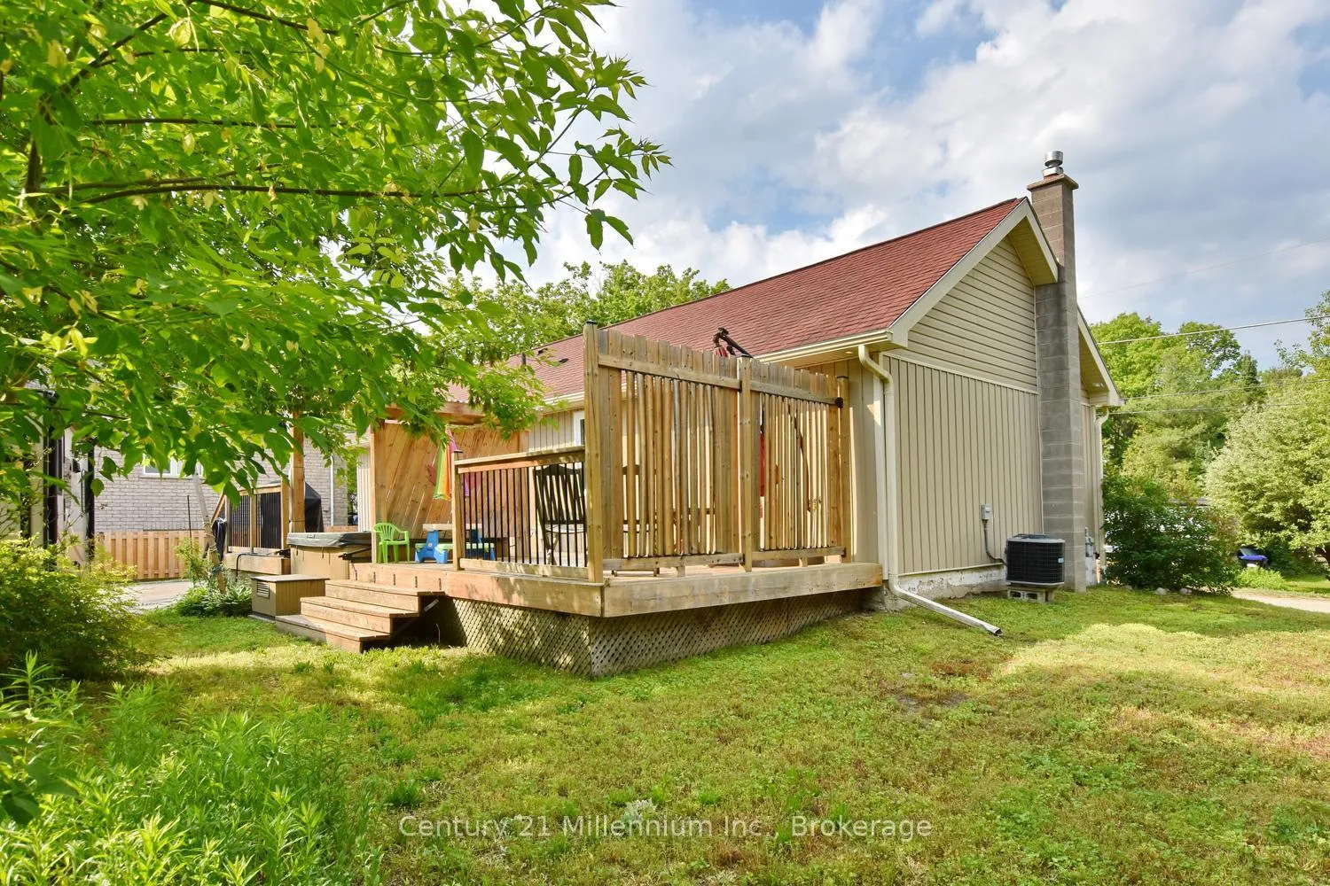 Photo 11 of 25 Berkely Street, Wasaga Beach — HOMEH