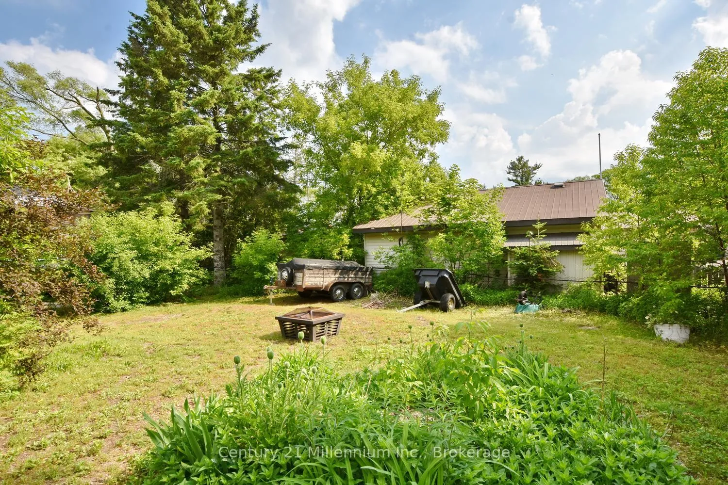 Photo 12 of 25 Berkely Street, Wasaga Beach — HOMEH