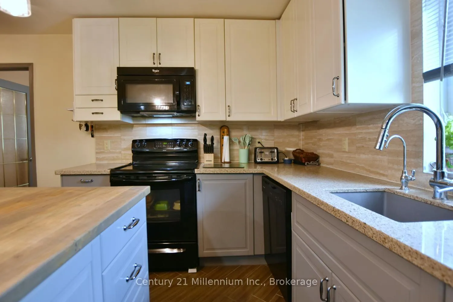 Photo 20 of 25 Berkely Street, Wasaga Beach — HOMEH