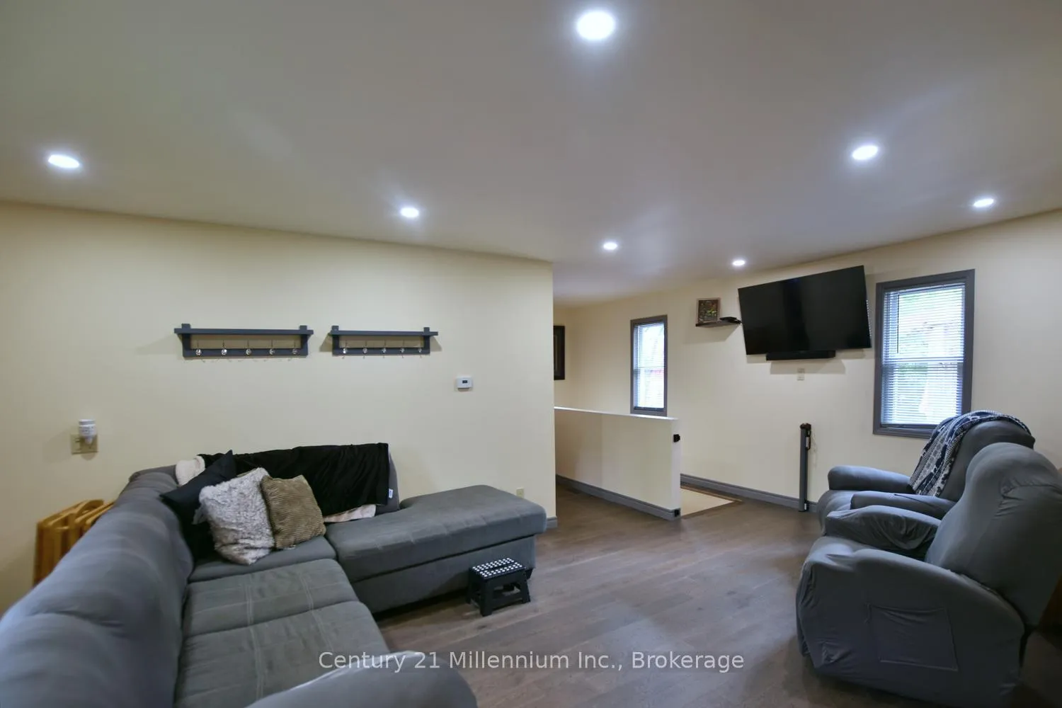 Photo 22 of 25 Berkely Street, Wasaga Beach — HOMEH