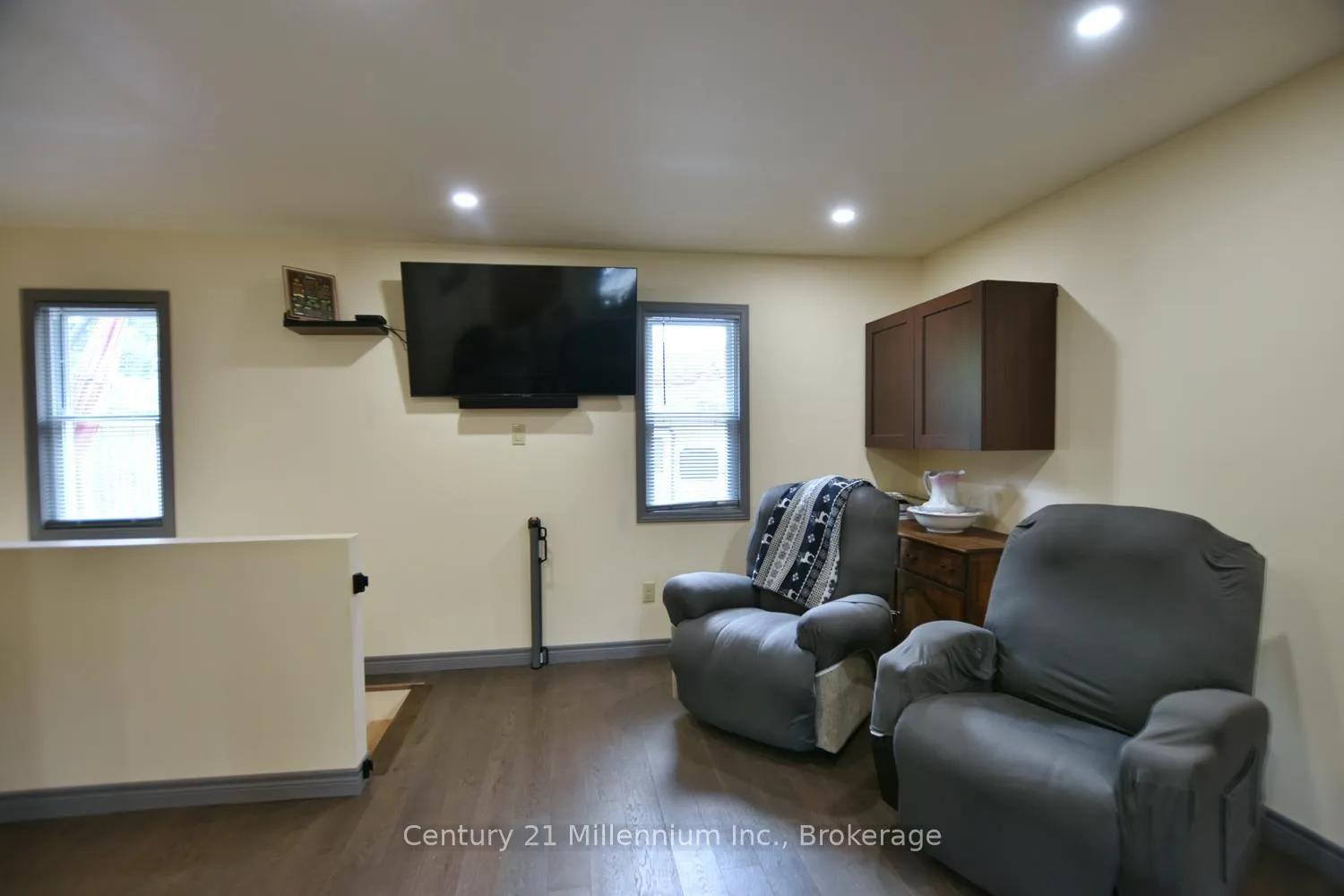 Photo 24 of 25 Berkely Street, Wasaga Beach — HOMEH
