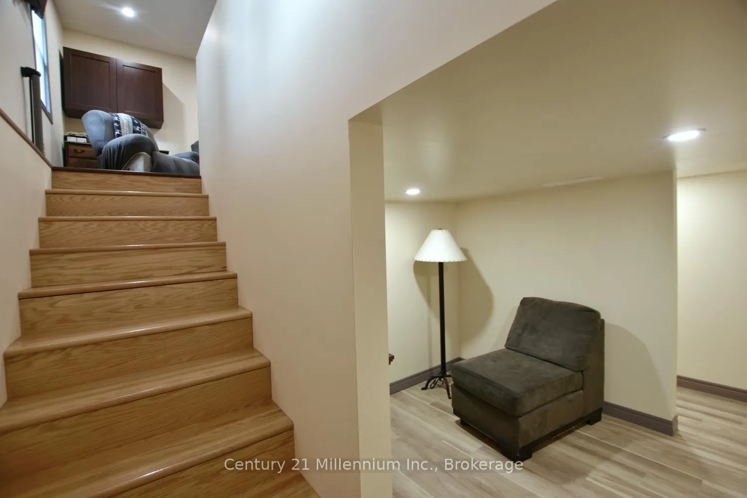 Photo 38 of 25 Berkely Street, Wasaga Beach — HOMEH