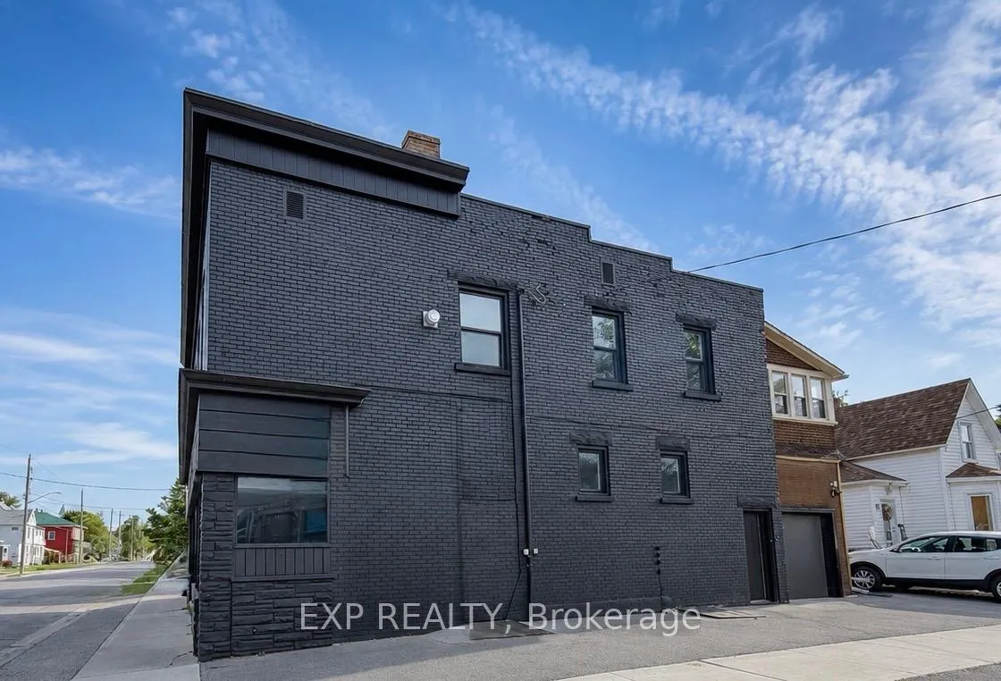 Photo 2 of 241 Ross Street, St. Thomas — HOMEH
