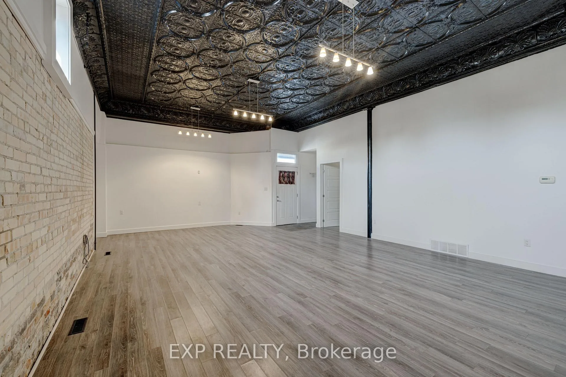 Photo 5 of 241 Ross Street, St. Thomas — HOMEH