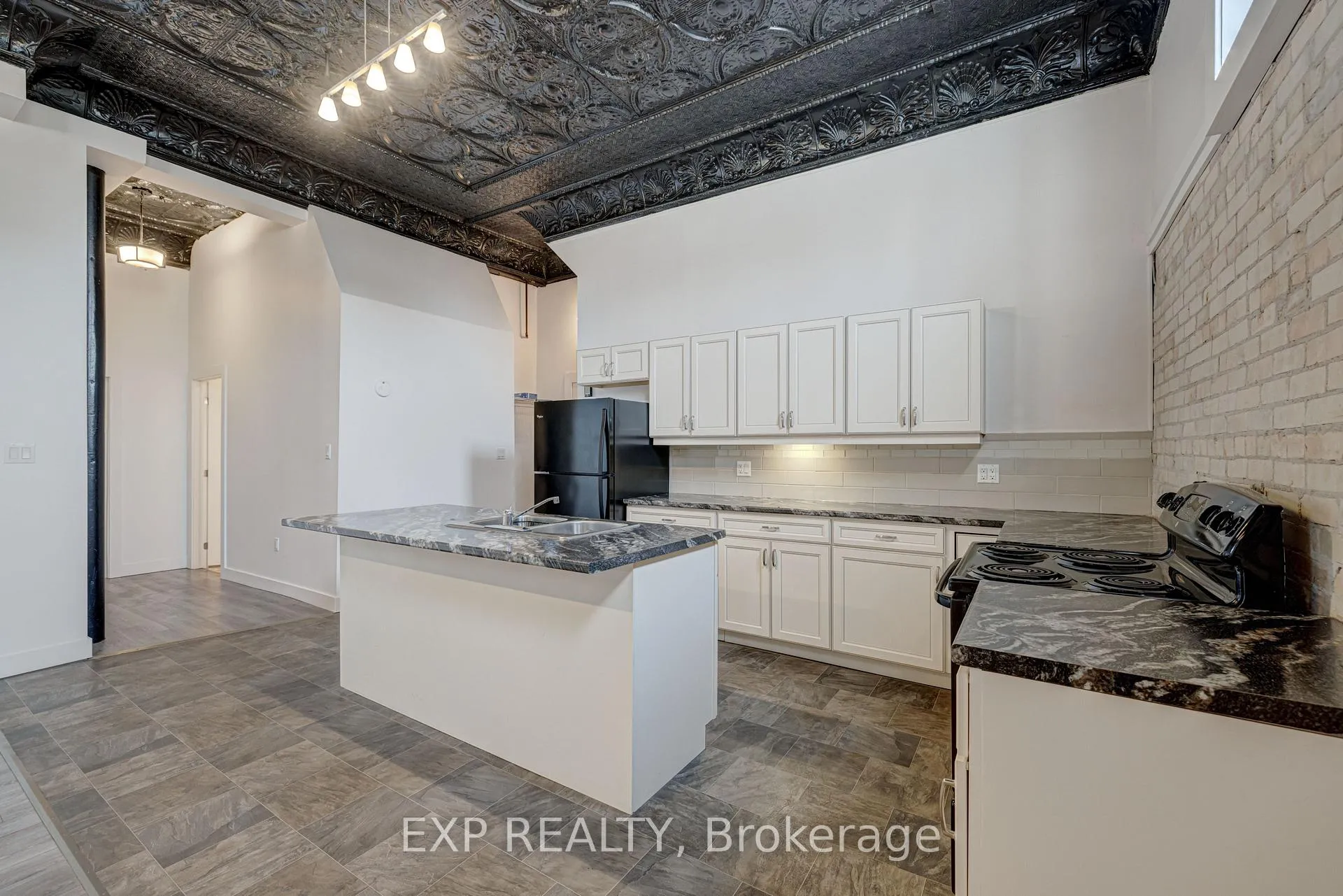 Photo 8 of 241 Ross Street, St. Thomas — HOMEH