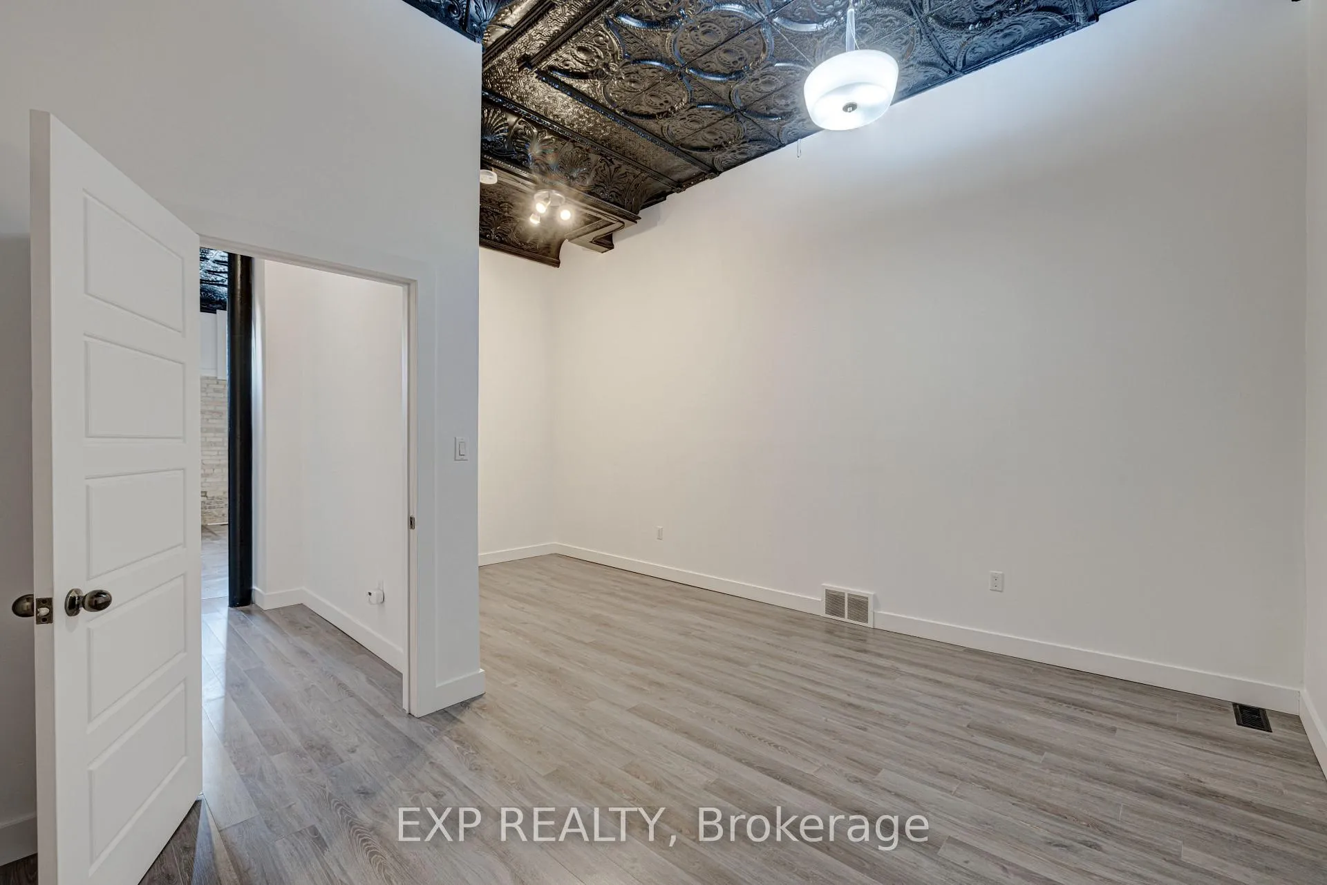 Photo 14 of 241 Ross Street, St. Thomas — HOMEH