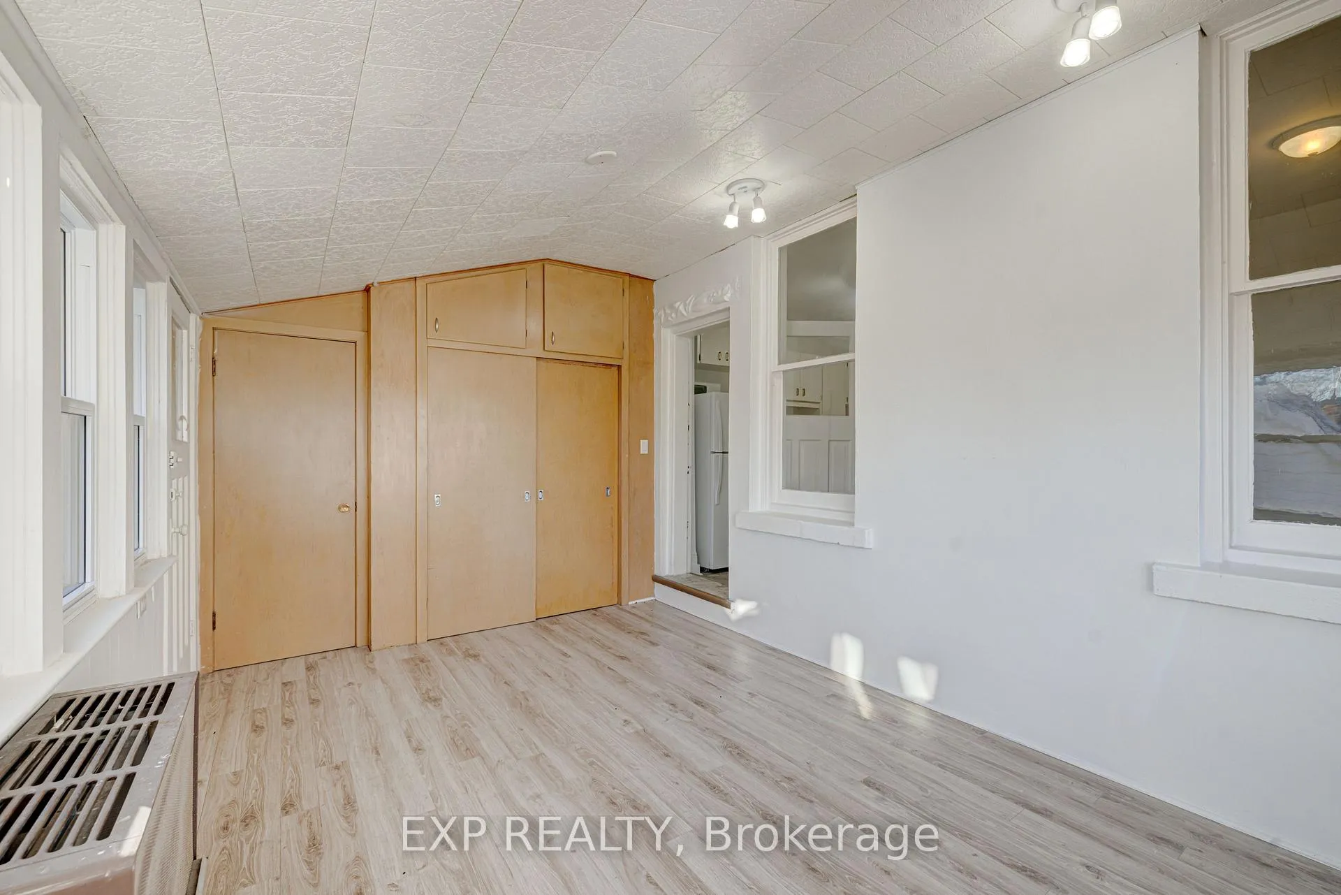 Photo 16 of 241 Ross Street, St. Thomas — HOMEH