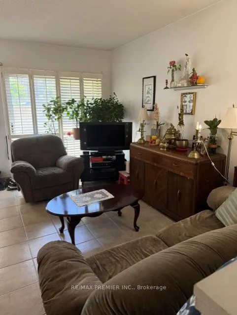 Photo 2 of Unit 74, 735 New Westminster Drive, Vaughan, Brownridge — HOMEH
