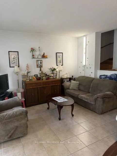 Photo 3 of Unit 74, 735 New Westminster Drive, Vaughan, Brownridge — HOMEH