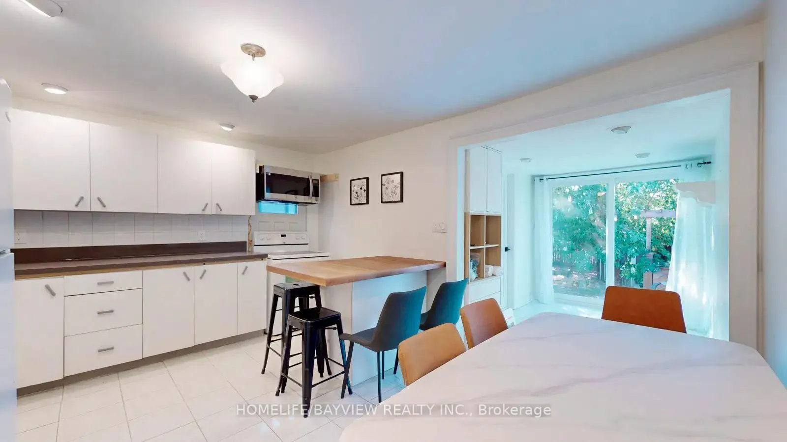 Photo 3 of 316 Silverthorn (main and second floor) Avenue, Toronto, Keelesdale-Eglinton West — HOMEH