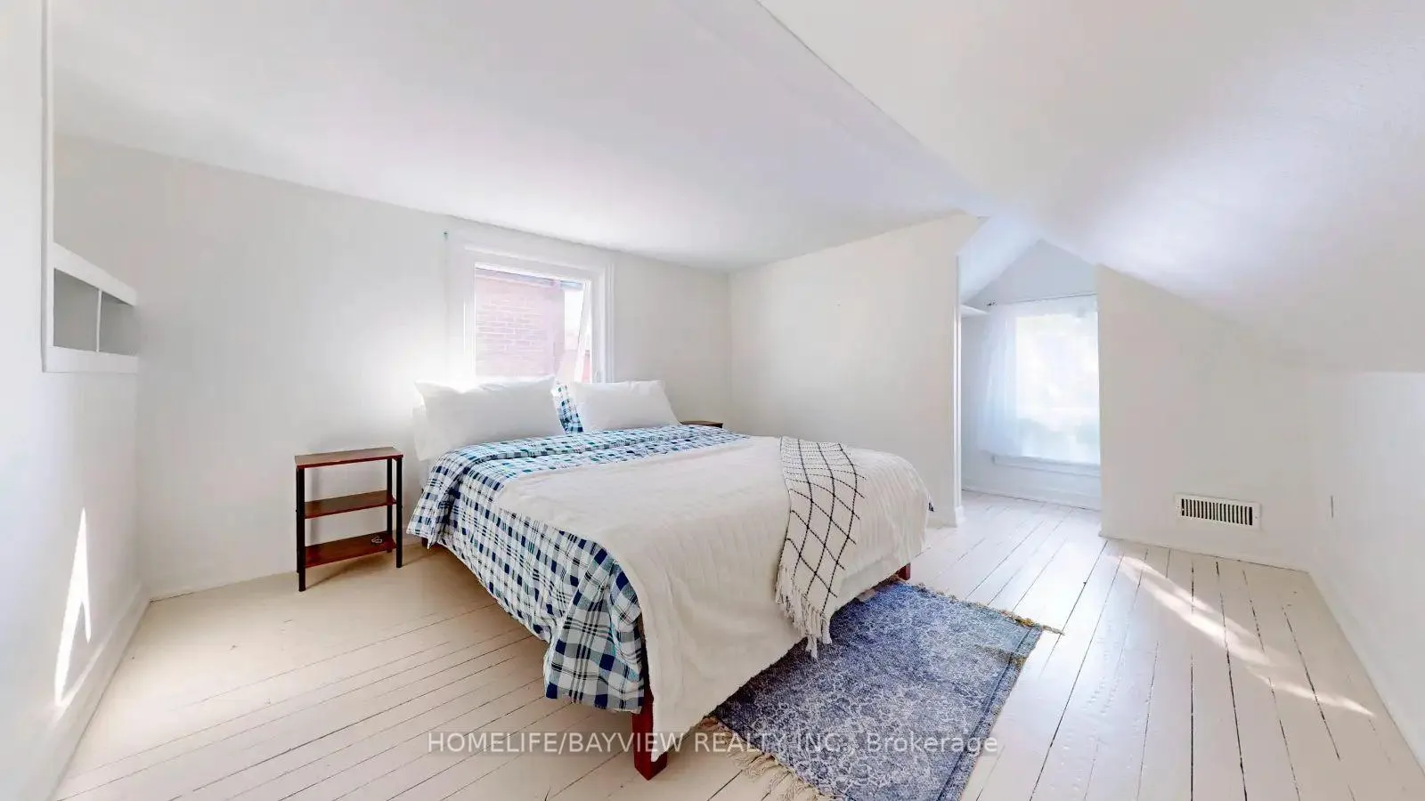 Photo 10 of 316 Silverthorn (main and second floor) Avenue, Toronto, Keelesdale-Eglinton West — HOMEH