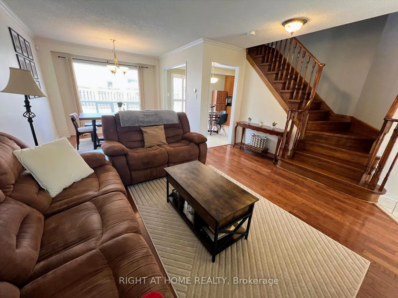 Photo 6 of 10 Charleswood Circle, Brampton, Fletcher's Meadow — HOMEH