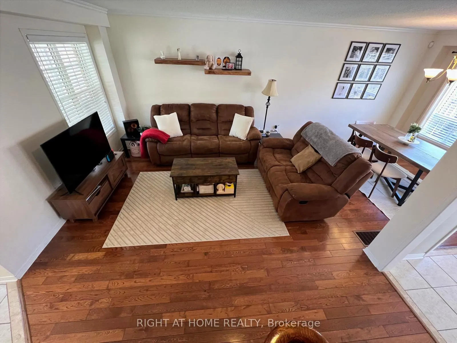 Photo 7 of 10 Charleswood Circle, Brampton, Fletcher's Meadow — HOMEH