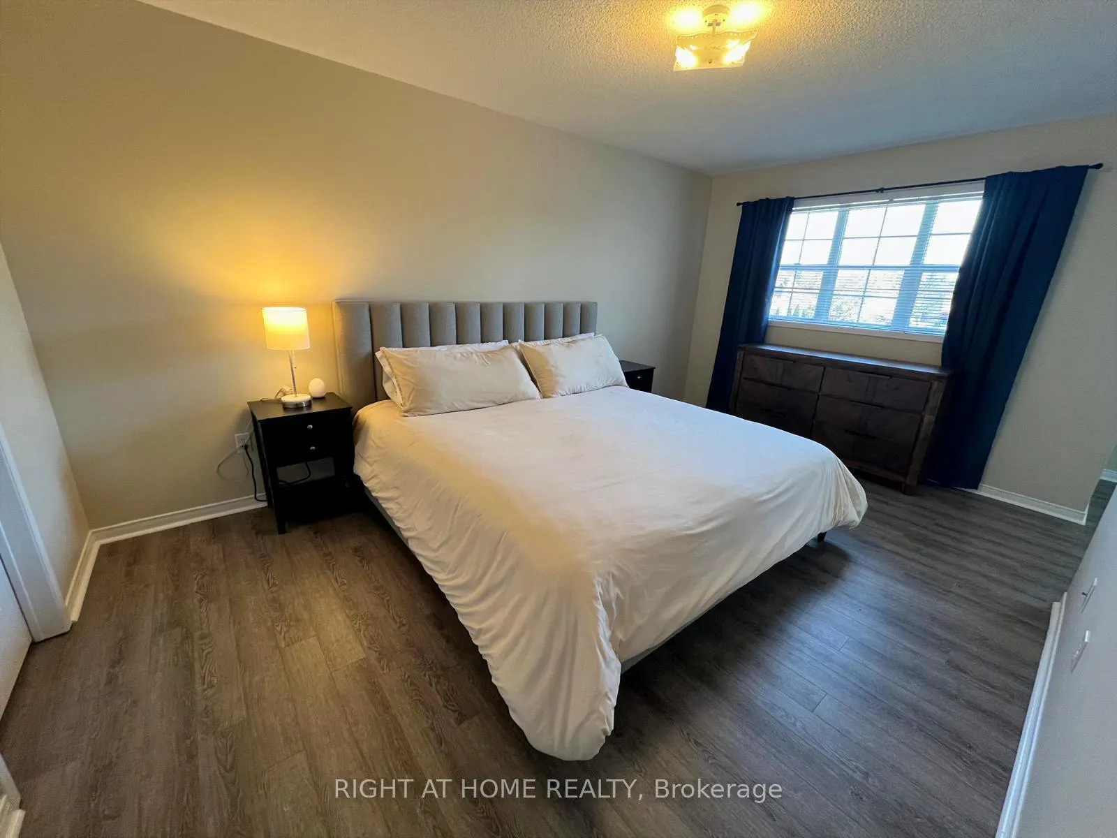 Photo 13 of 10 Charleswood Circle, Brampton, Fletcher's Meadow — HOMEH