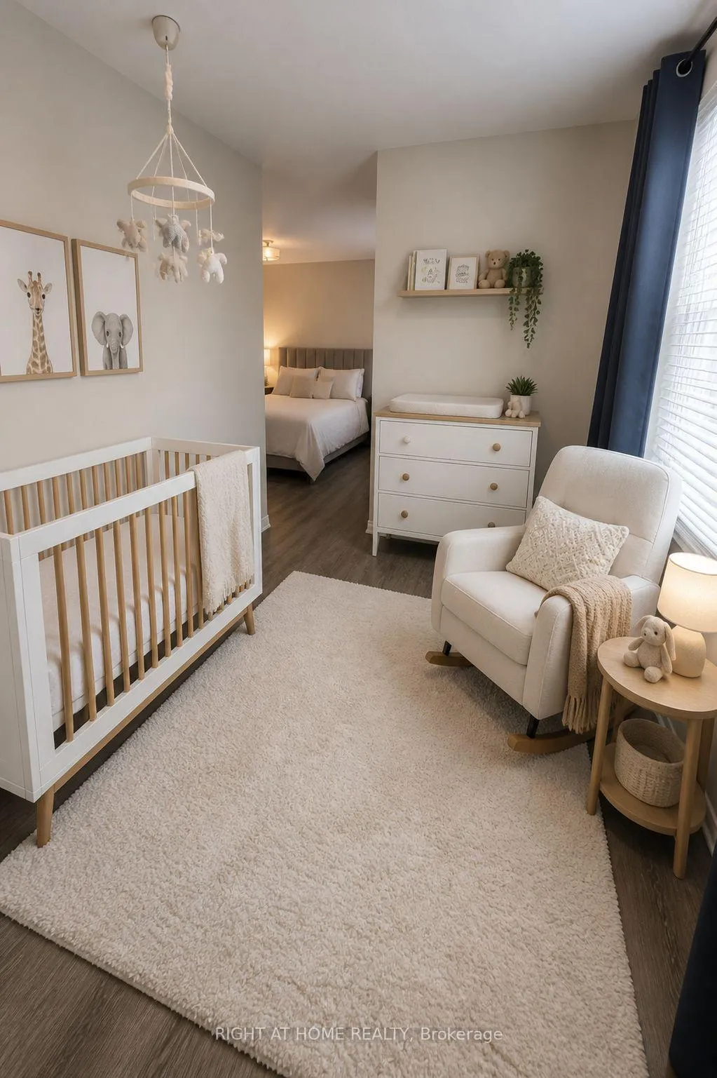 Photo 17 of 10 Charleswood Circle, Brampton, Fletcher's Meadow — HOMEH