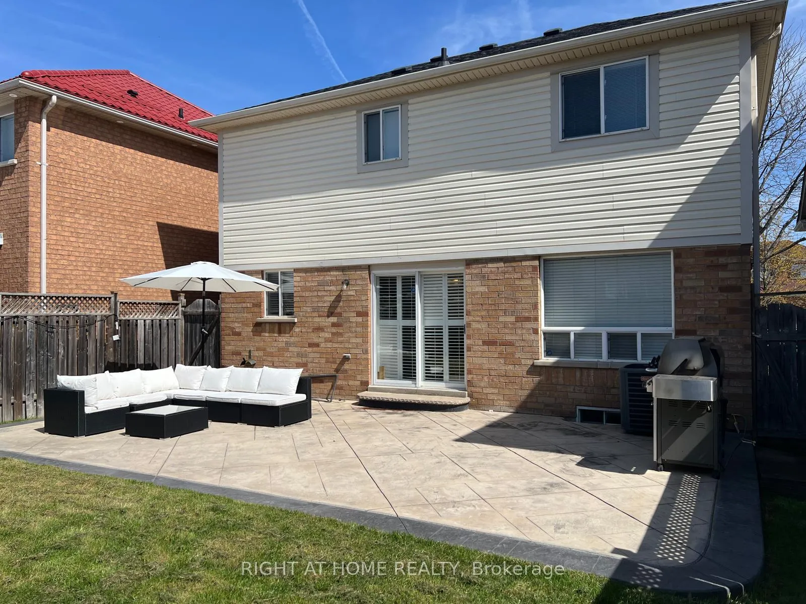 Photo 25 of 10 Charleswood Circle, Brampton, Fletcher's Meadow — HOMEH