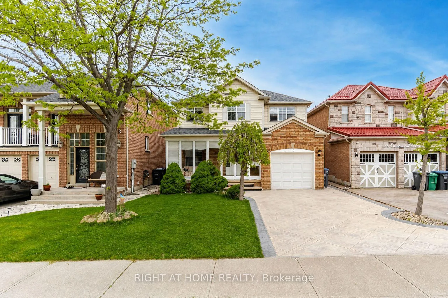 Photo 27 of 10 Charleswood Circle, Brampton, Fletcher's Meadow — HOMEH