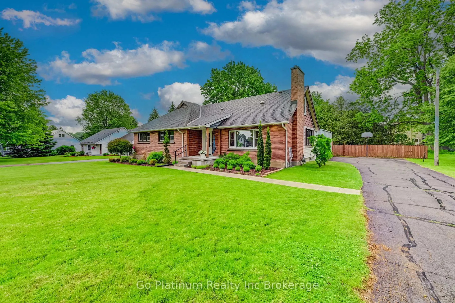 Photo 3 of 131 Byron Street, Zorra, Thamesford — HOMEH