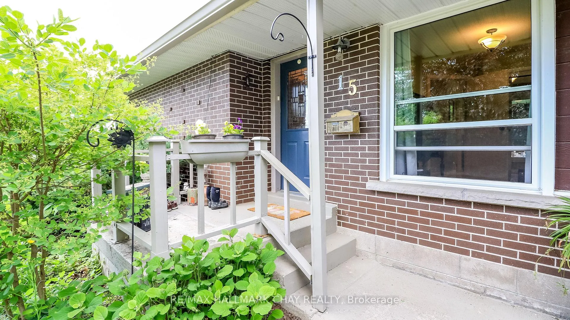 Photo 3 of 15 Murray Street, Orillia — HOMEH