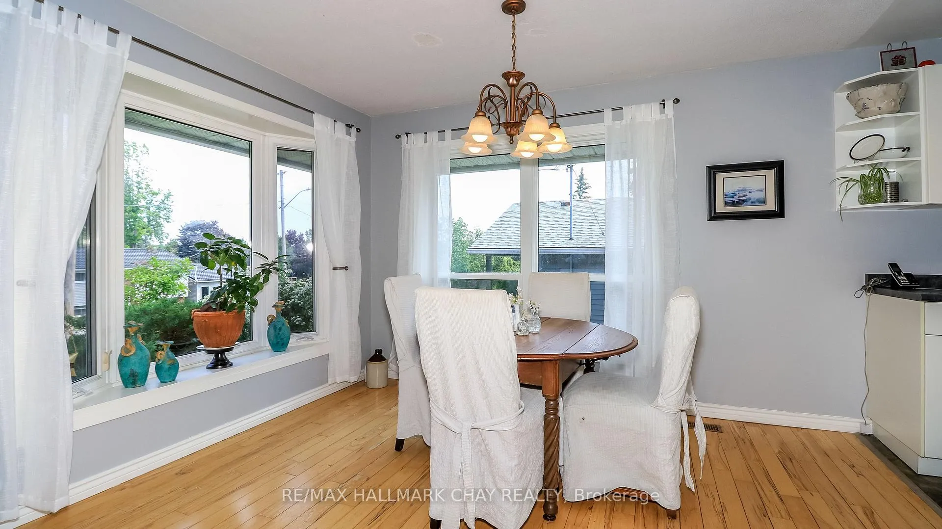 Photo 6 of 15 Murray Street, Orillia — HOMEH