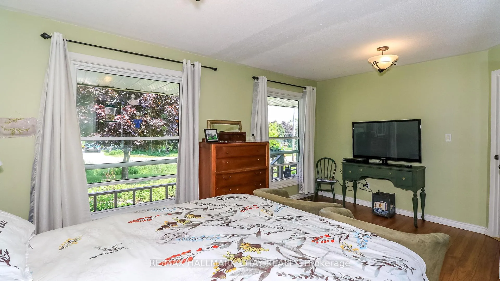 Photo 11 of 15 Murray Street, Orillia — HOMEH