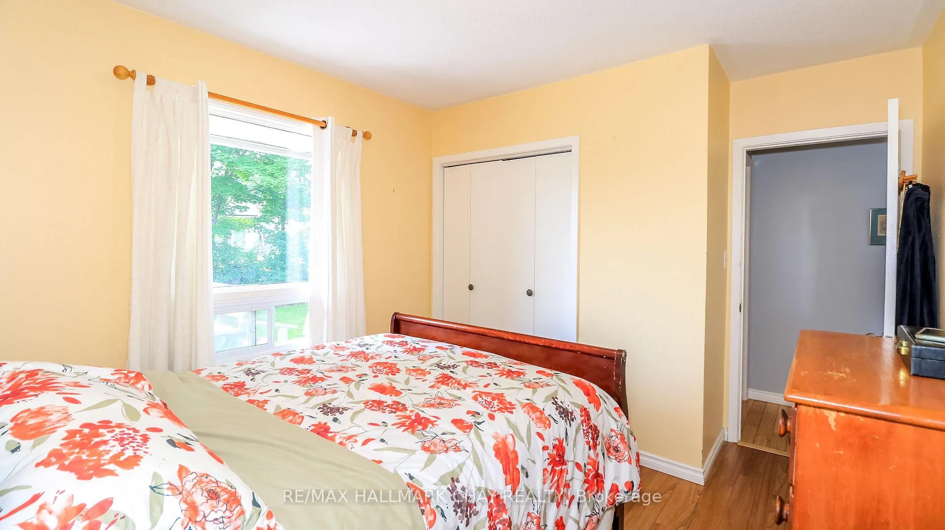 Photo 14 of 15 Murray Street, Orillia — HOMEH