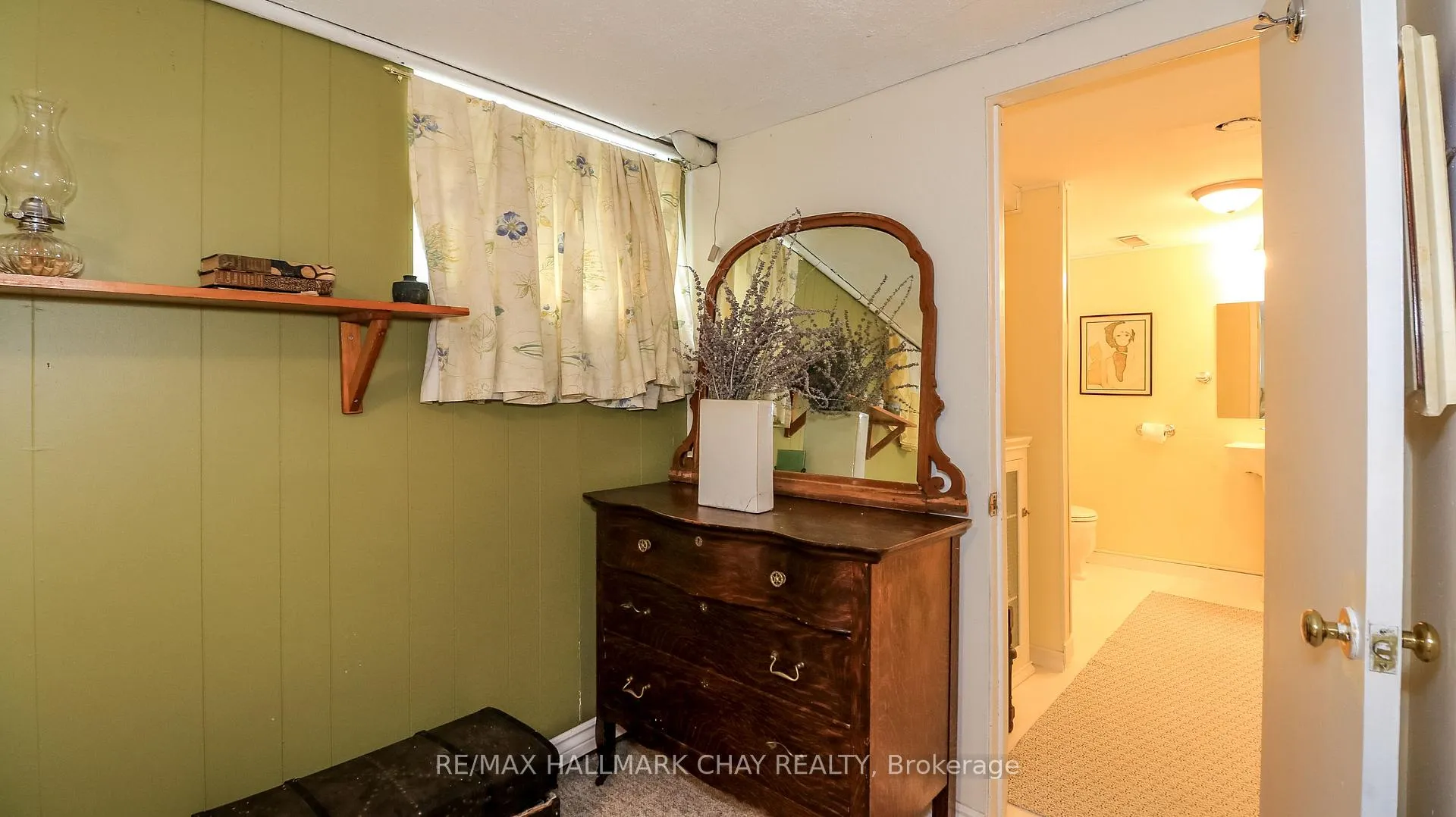Photo 18 of 15 Murray Street, Orillia — HOMEH