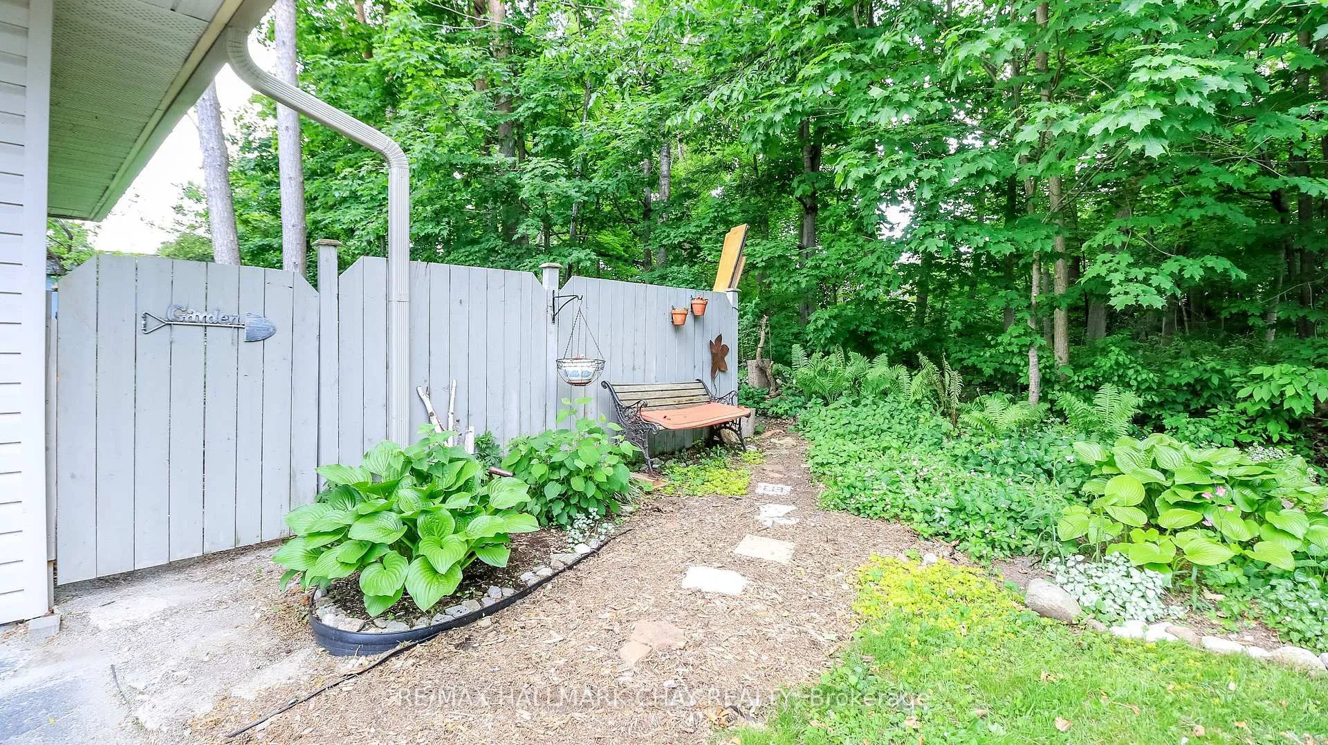Photo 31 of 15 Murray Street, Orillia — HOMEH