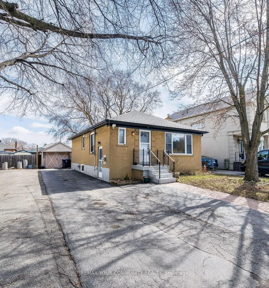 Photo 2 of Unit Upper, 233 Beta Street, Etobicoke, Alderwood — HOMEH