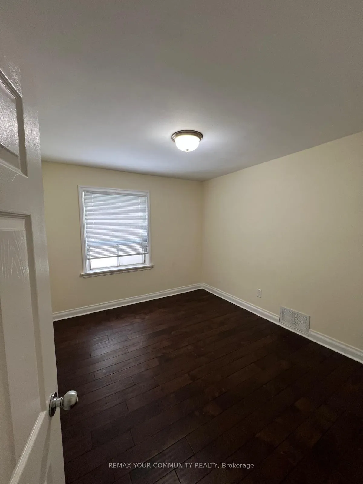 Photo 11 of Unit Upper, 233 Beta Street, Etobicoke, Alderwood — HOMEH