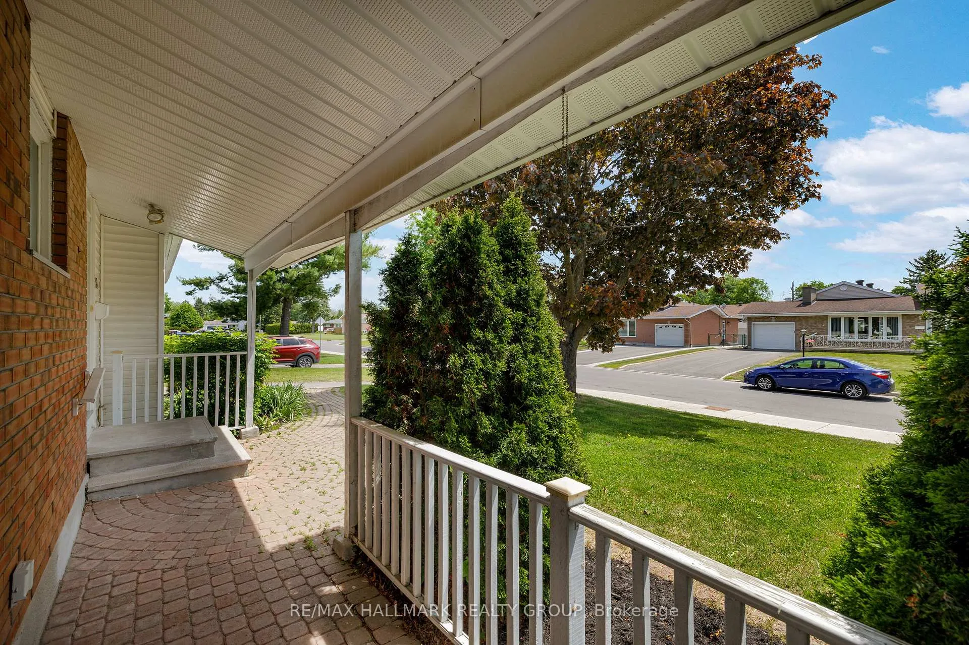 Photo 2 of 53 Farlane Boulevard, Ottawa, City View/Skyline/Fisher Heights/Parkwood Hills — HOMEH
