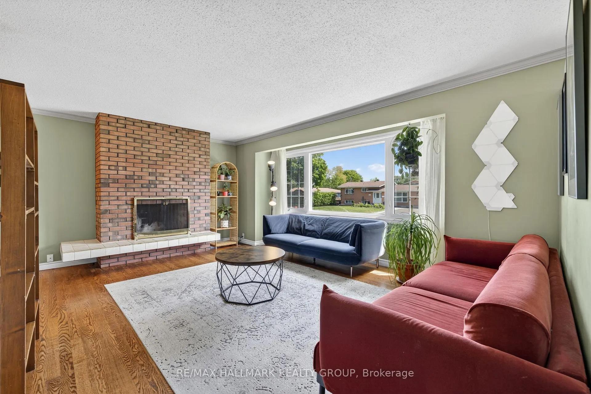 Photo 5 of 53 Farlane Boulevard, Ottawa, City View/Skyline/Fisher Heights/Parkwood Hills — HOMEH