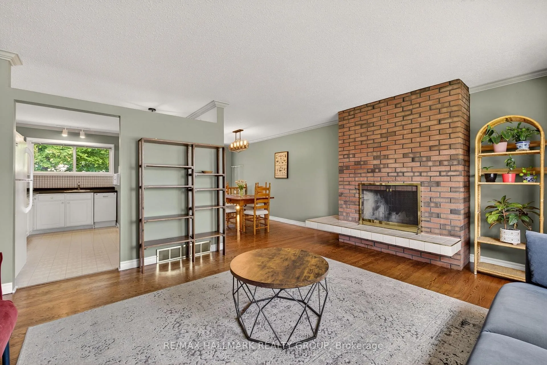 Photo 8 of 53 Farlane Boulevard, Ottawa, City View/Skyline/Fisher Heights/Parkwood Hills — HOMEH