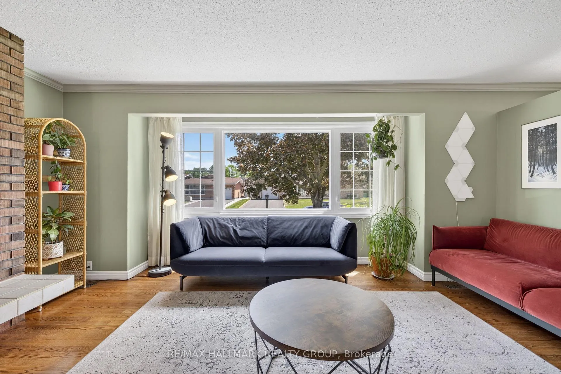 Photo 10 of 53 Farlane Boulevard, Ottawa, City View/Skyline/Fisher Heights/Parkwood Hills — HOMEH