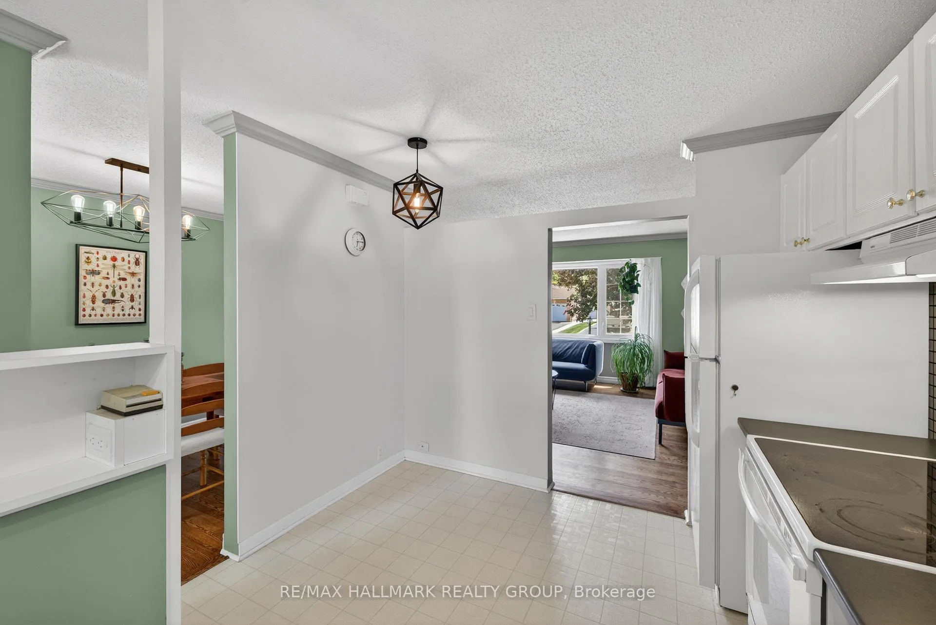 Photo 19 of 53 Farlane Boulevard, Ottawa, City View/Skyline/Fisher Heights/Parkwood Hills — HOMEH