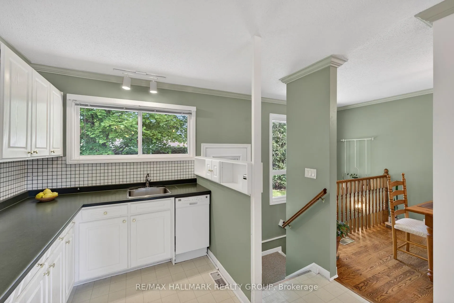 Photo 20 of 53 Farlane Boulevard, Ottawa, City View/Skyline/Fisher Heights/Parkwood Hills — HOMEH