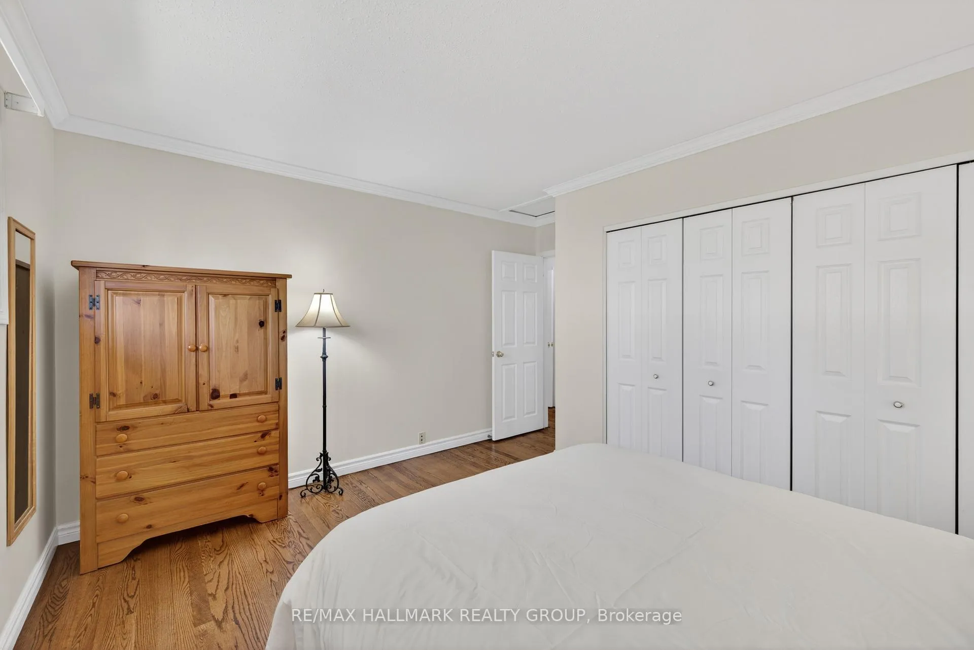 Photo 23 of 53 Farlane Boulevard, Ottawa, City View/Skyline/Fisher Heights/Parkwood Hills — HOMEH