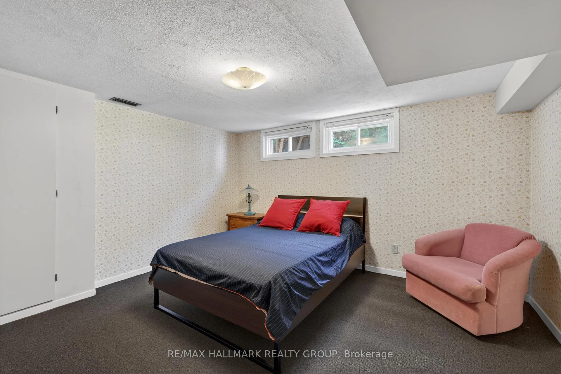 Photo 38 of 53 Farlane Boulevard, Ottawa, City View/Skyline/Fisher Heights/Parkwood Hills — HOMEH