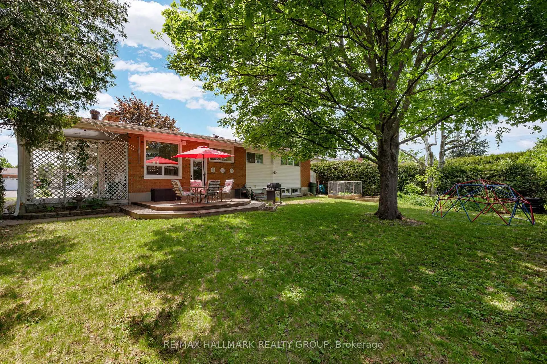 Photo 43 of 53 Farlane Boulevard, Ottawa, City View/Skyline/Fisher Heights/Parkwood Hills — HOMEH