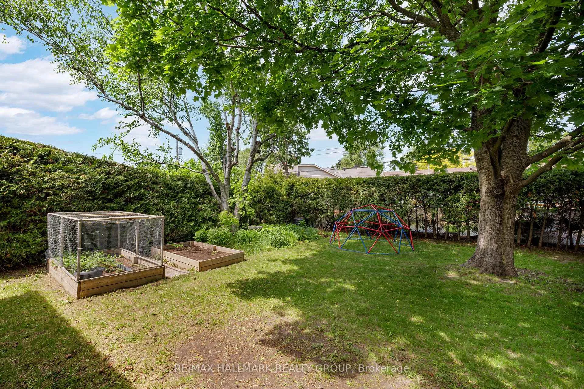 Photo 49 of 53 Farlane Boulevard, Ottawa, City View/Skyline/Fisher Heights/Parkwood Hills — HOMEH